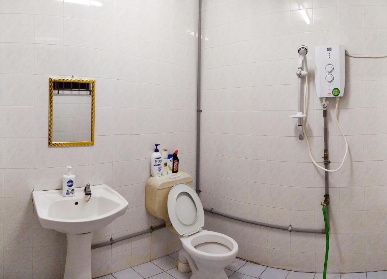 Victoria Homestay Sibu - Next To Shopping Complex & Large Car Park Area With Autogate Zewnętrze zdjęcie